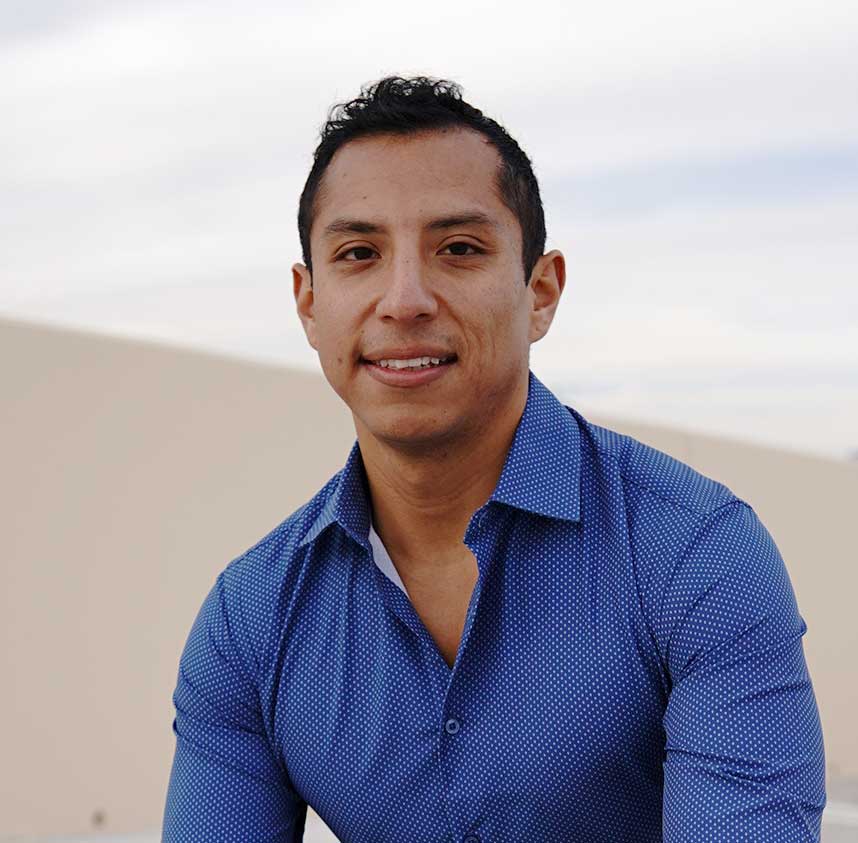 officiant-Erick-Palafox